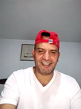 Snapshot of RogueTraveler chatting on September 2025 03:28:01 AM RogueTraveler online show from September 2025 03:28:01 AM