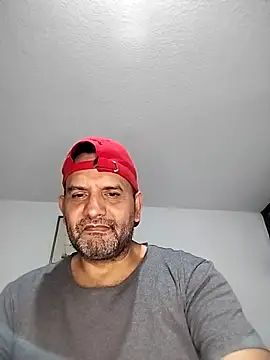 Snapshot of RogueTraveler chatting on September 2025 02:59:01 AM RogueTraveler online show from September 2025 02:59:01 AM