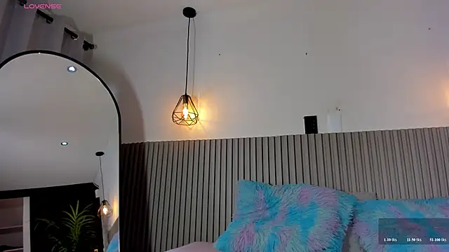 valentina lux online show from June 2026 07:13:02 PM