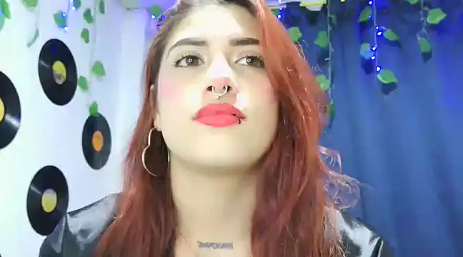 Snapshot of Darlyhooper1- chatting on March 2025 10:32:02 PM Darlyhooper1- online show from March 2025 10:32:02 PM