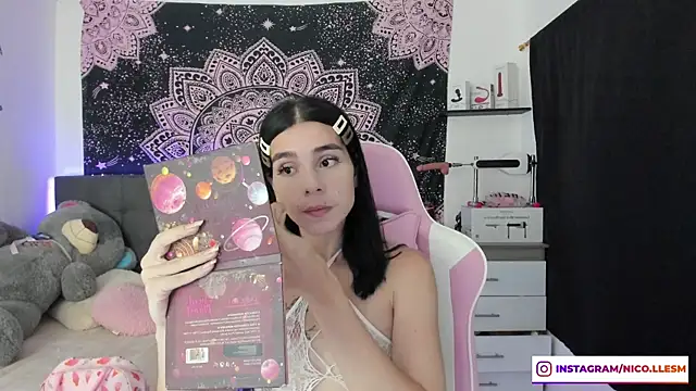 Snapshot of jade_dakota__ chatting on January 2025 12:49:01 AM jade dakota online show from January 2025 12:49:01 AM