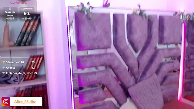 AliceWalker 11 online show from January 2025 02:15:01 AM