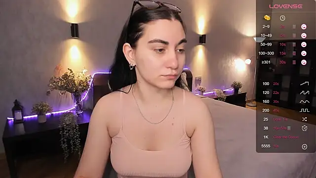 Snapshot of hannacheekss_ chatting on December 2024 06:57:02 AM hannacheekss online show from December 2024 06:57:02 AM