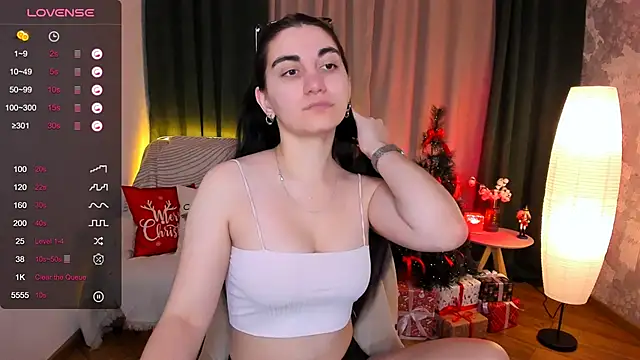 Snapshot of hannacheekss_ chatting on December 2024 02:57:02 AM hannacheekss online show from December 2024 02:57:02 AM