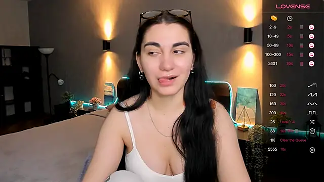 Snapshot of hannacheekss_ chatting on February 2025 05:25:01 AM hannacheekss online show from February 2025 05:25:01 AM