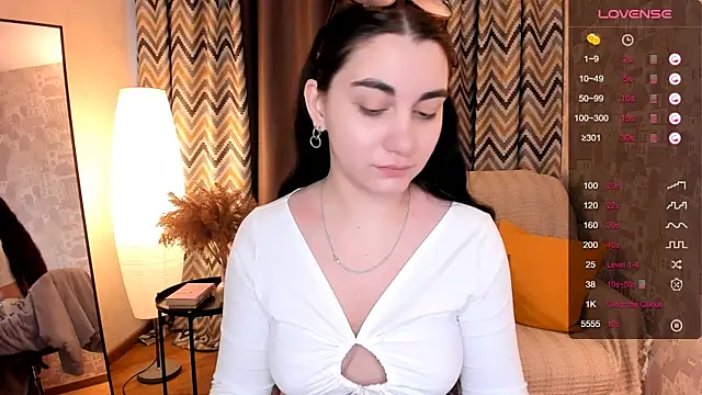 Snapshot of hannacheekss_ chatting on February 2025 07:44:01 AM hannacheekss online show from February 2025 07:44:01 AM