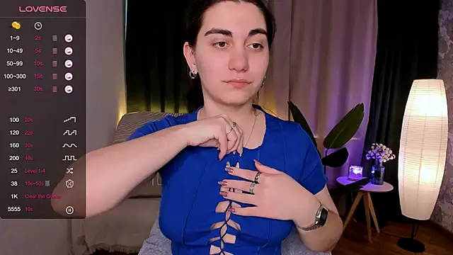 Snapshot of hannacheekss_ chatting on February 2025 08:12:02 AM hannacheekss online show from February 2025 08:12:02 AM