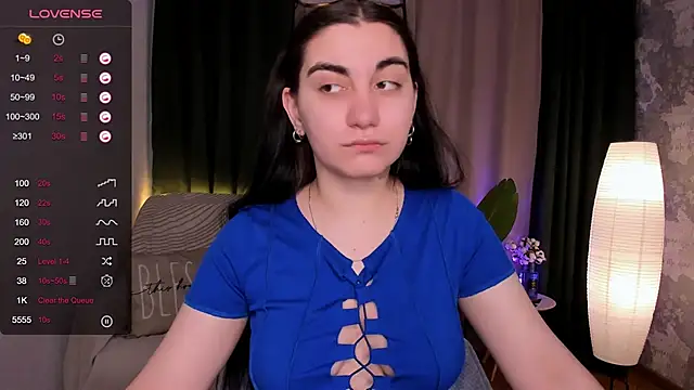 Snapshot of hannacheekss_ chatting on February 2025 02:04:01 AM hannacheekss online show from February 2025 02:04:01 AM