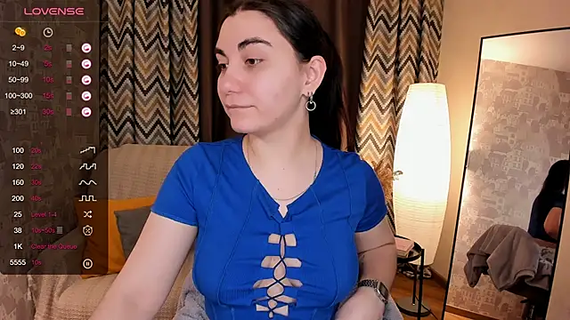 Snapshot of hannacheekss_ chatting on March 2025 02:04:01 AM hannacheekss online show from March 2025 02:04:01 AM