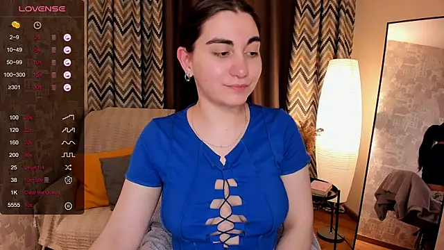 Snapshot of hannacheekss_ chatting on March 2025 05:20:01 AM hannacheekss online show from March 2025 05:20:01 AM