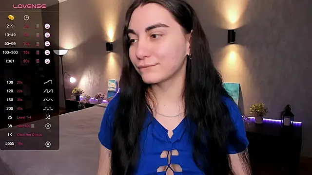 Snapshot of hannacheekss_ chatting on March 2025 05:21:02 AM hannacheekss online show from March 2025 05:21:02 AM