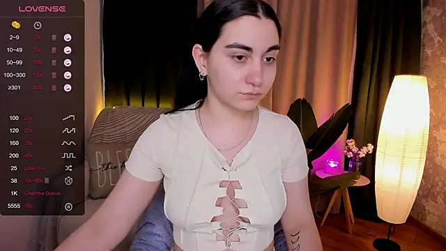 Snapshot of hannacheekss_ chatting on March 2025 08:15:01 AM hannacheekss online show from March 2025 08:15:01 AM