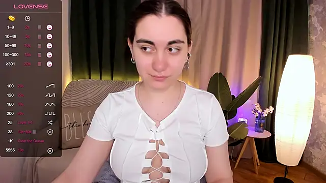 Snapshot of hannacheekss_ chatting on March 2025 05:02:01 AM hannacheekss online show from March 2025 05:02:01 AM