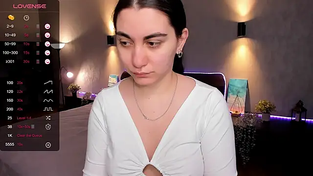 Snapshot of hannacheekss_ chatting on March 2025 02:03:02 AM hannacheekss online show from March 2025 02:03:02 AM