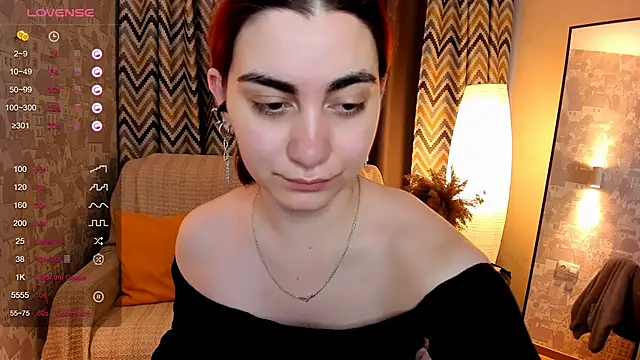 Snapshot of hannacheekss_ chatting on September 2025 02:12:02 AM hannacheekss online show from September 2025 02:12:02 AM