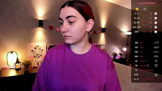 Snapshot of hannacheekss_ chatting on September 2025 02:04:02 AM hannacheekss online show from September 2025 02:04:02 AM