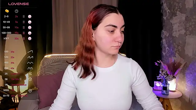 Snapshot of hannacheekss_ chatting on October 2025 02:12:02 AM hannacheekss online show from October 2025 02:12:02 AM