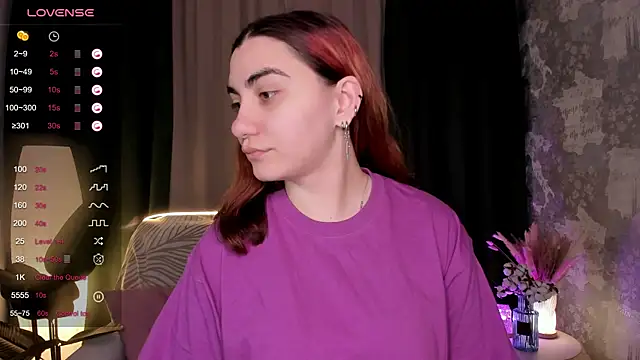 Snapshot of hannacheekss_ chatting on October 2025 02:11:02 AM hannacheekss online show from October 2025 02:11:02 AM