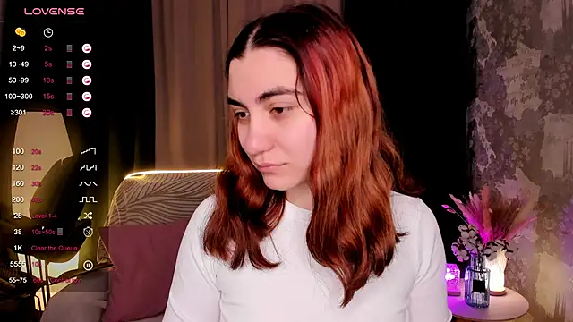 Snapshot of hannacheekss_ chatting on October 2025 02:01:02 AM hannacheekss online show from October 2025 02:01:02 AM