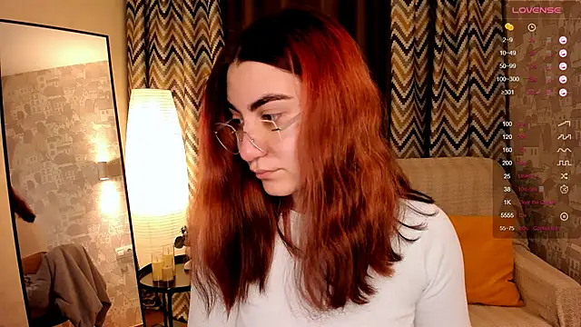 Snapshot of hannacheekss_ chatting on November 2025 02:11:02 AM hannacheekss online show from November 2025 02:11:02 AM