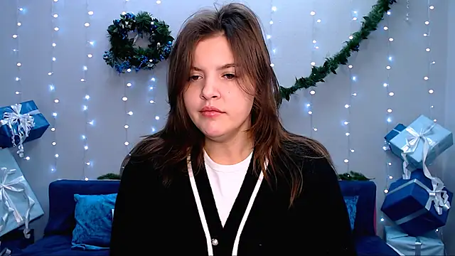 Snapshot of showmeparadise chatting on December 2024 06:04:01 AM showmeparadise online show from December 2024 06:04:01 AM