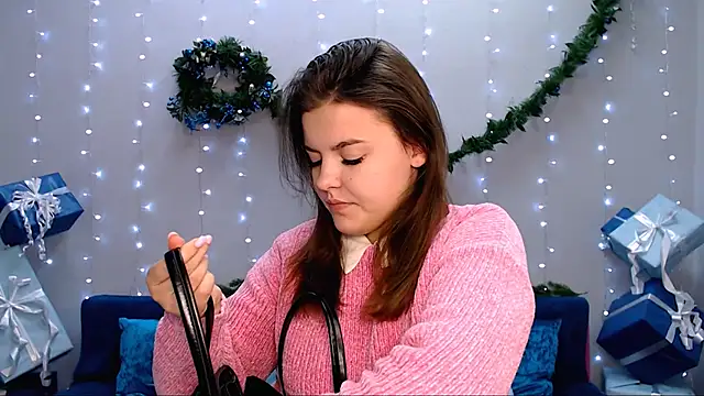 Snapshot of showmeparadise chatting on December 2024 06:03:02 AM showmeparadise online show from December 2024 06:03:02 AM