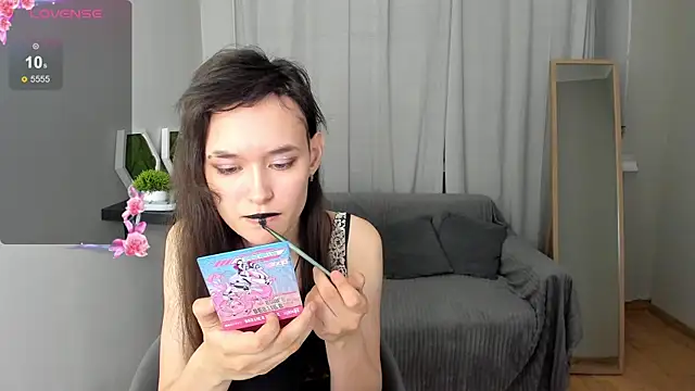 Snapshot of Emily_Strikeee chatting on December 2024 12:47:01 PM Emily Strikeee online show from December 2024 12:47:01 PM