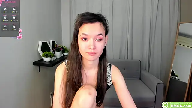 Snapshot of Emily_Strikeee chatting on December 2024 12:44:01 PM Emily Strikeee online show from December 2024 12:44:01 PM