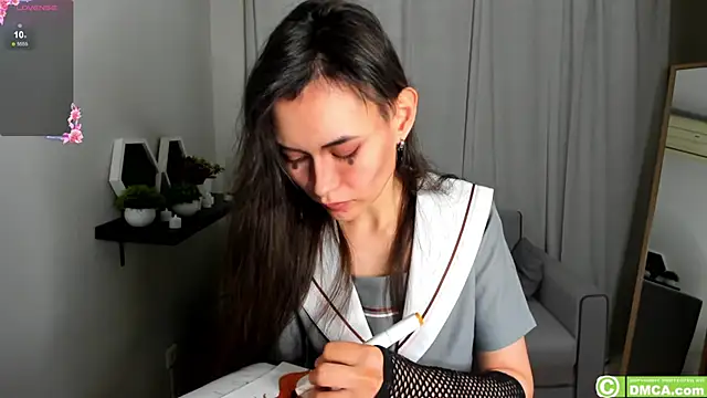 Snapshot of Emily_Strikeee chatting on December 2024 12:56:02 PM Emily Strikeee online show from December 2024 12:56:02 PM