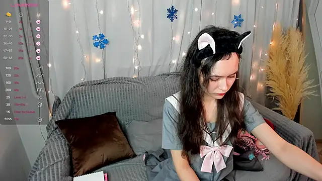 Snapshot of Emily_Strikeee chatting on December 2024 10:23:02 AM Emily Strikeee online show from December 2024 10:23:02 AM