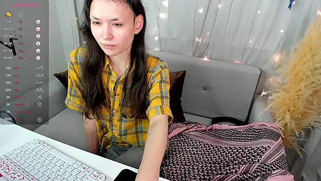 Snapshot of Emily_Strikeee chatting on December 2024 09:40:02 AM Emily Strikeee online show from December 2024 09:40:02 AM