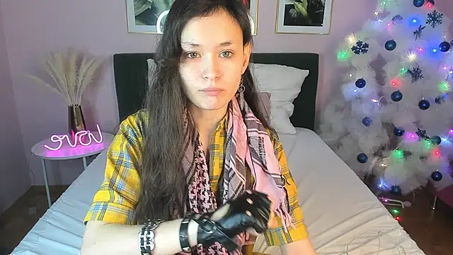 Snapshot of Emily_Strikeee chatting on December 2024 10:39:02 AM Emily Strikeee online show from December 2024 10:39:02 AM