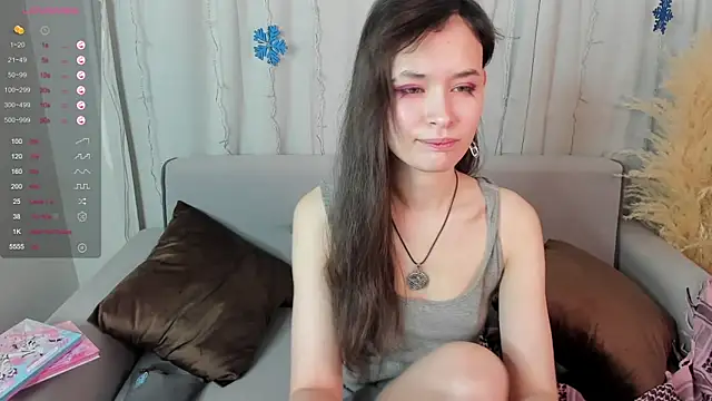 Snapshot of Emily_Strikeee chatting on December 2024 01:06:02 PM Emily Strikeee online show from December 2024 01:06:02 PM