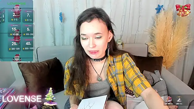 Snapshot of Emily_Strikeee chatting on December 2024 01:06:02 PM Emily Strikeee online show from December 2024 01:06:02 PM