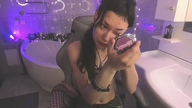 Snapshot of Emily_Strikeee chatting on January 2025 11:53:02 AM Emily Strikeee online show from January 2025 11:53:02 AM