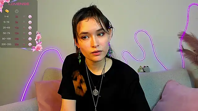 Snapshot of Emily_Strikeee chatting on February 2025 01:20:01 PM Emily Strikeee online show from February 2025 01:20:01 PM