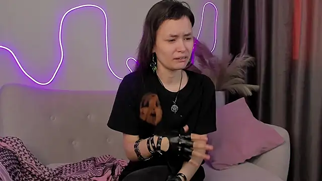 Snapshot of Emily_Strikeee chatting on February 2025 10:07:01 AM Emily Strikeee online show from February 2025 10:07:01 AM