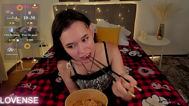 Emily Strikeee online show from June 2026 05:12:01 AM