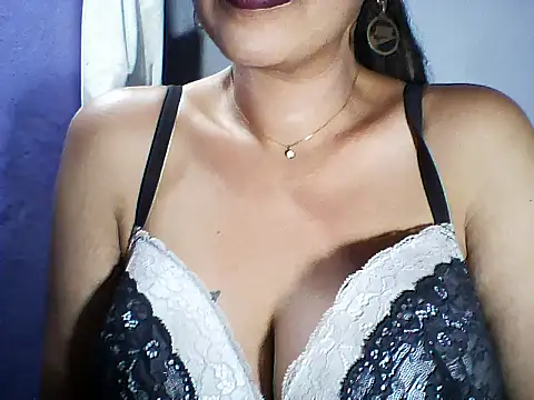 layanah12 online show from October 2025 06:39:02 PM