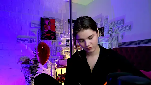 Snapshot of EvaThopson chatting on February 2025 03:24:02 PM EvaThopson online show from February 2025 03:24:02 PM