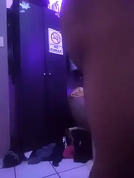 Snapshot of Hxnsovrgon chatting on November 2025 01:15:01 AM Hxnsovrgon online show from November 2025 01:15:01 AM