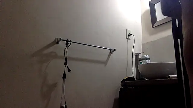 Snapshot of Hxnsovrgon chatting on April 2026 04:18:02 AM Hxnsovrgon online show from April 2026 04:18:02 AM