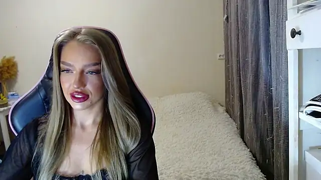 lonely dreamm online show from January 2025 02:08:02 PM