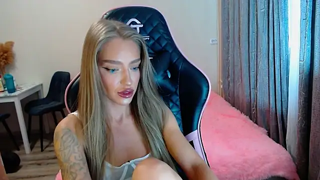 lonely dreamm online show from February 2025 10:13:02 AM