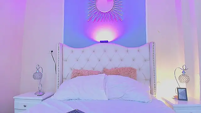 Ambar Collingg online show from October 2025 03:57:02 PM