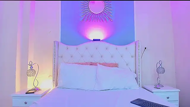 Ambar Collingg online show from October 2025 03:38:02 PM