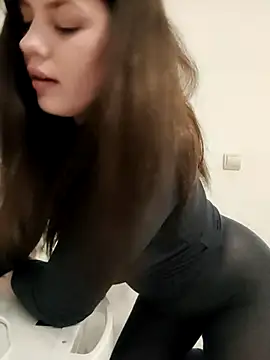 leeya lee online show from March 2025 12:17:01 AM