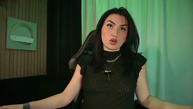 Snapshot of ArkaBella chatting on December 2025 07:10:01 PM ArkaBella online show from December 2025 07:10:01 PM