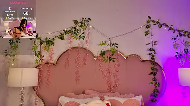 NahiaraReina online show from March 2026 01:36:02 PM