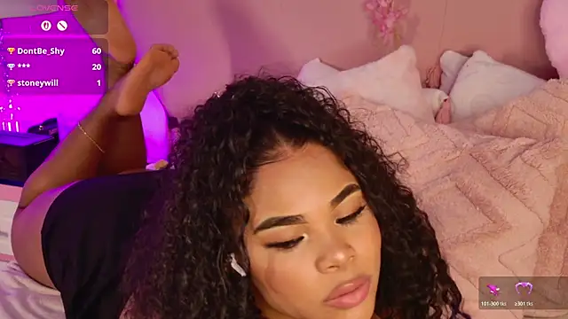 NahiaraReina online show from April 2026 05:30:01 PM